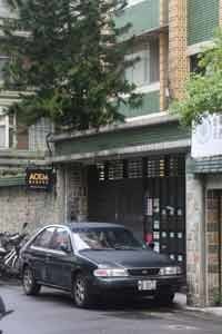 Acem House Taipei entrance 台北市雅肯之家門口
